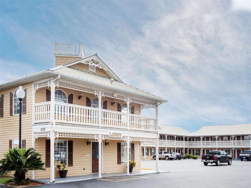 Super 8 By Wyndham Foley Motel Dış mekan fotoğraf