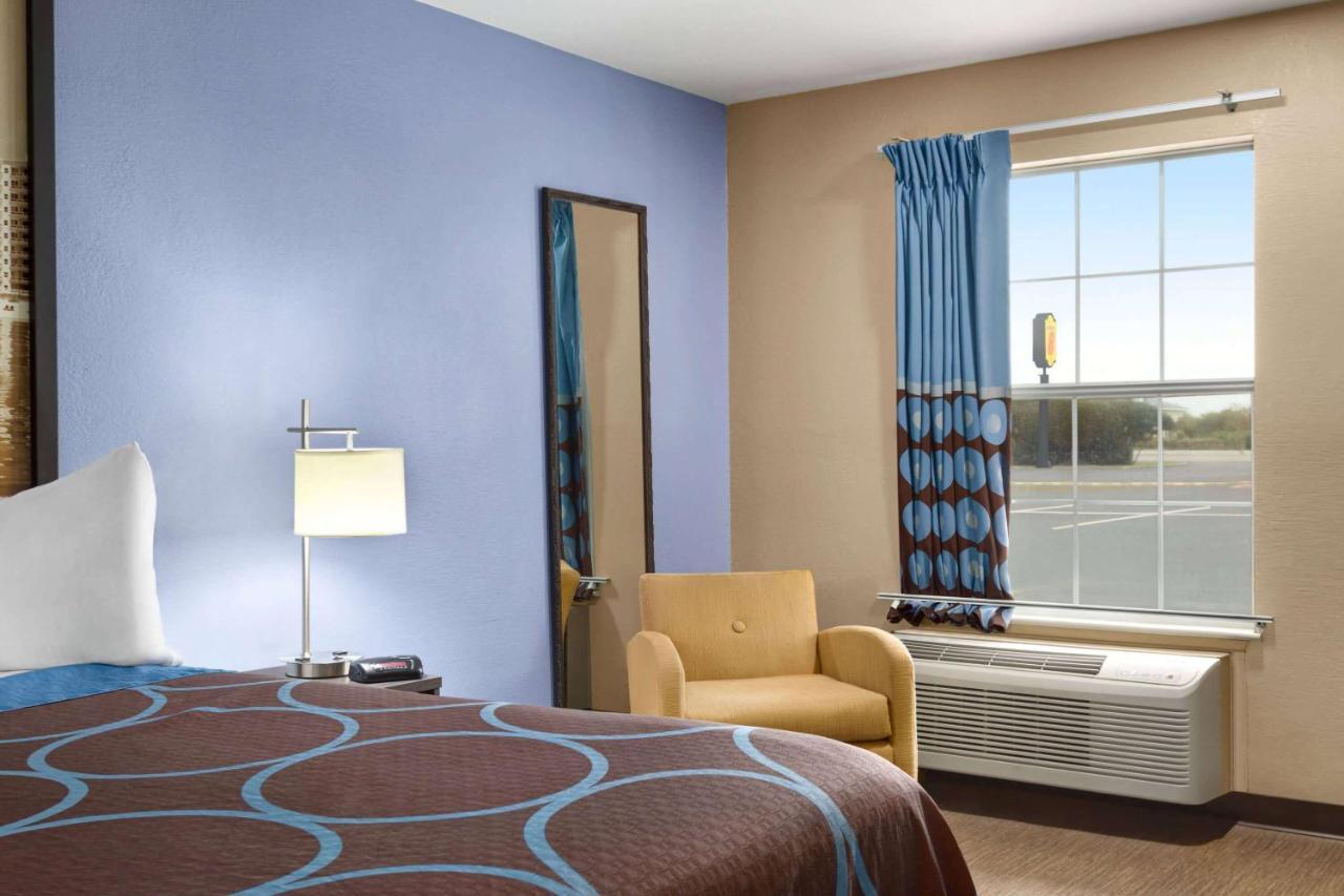 Super 8 By Wyndham Foley Motel Dış mekan fotoğraf