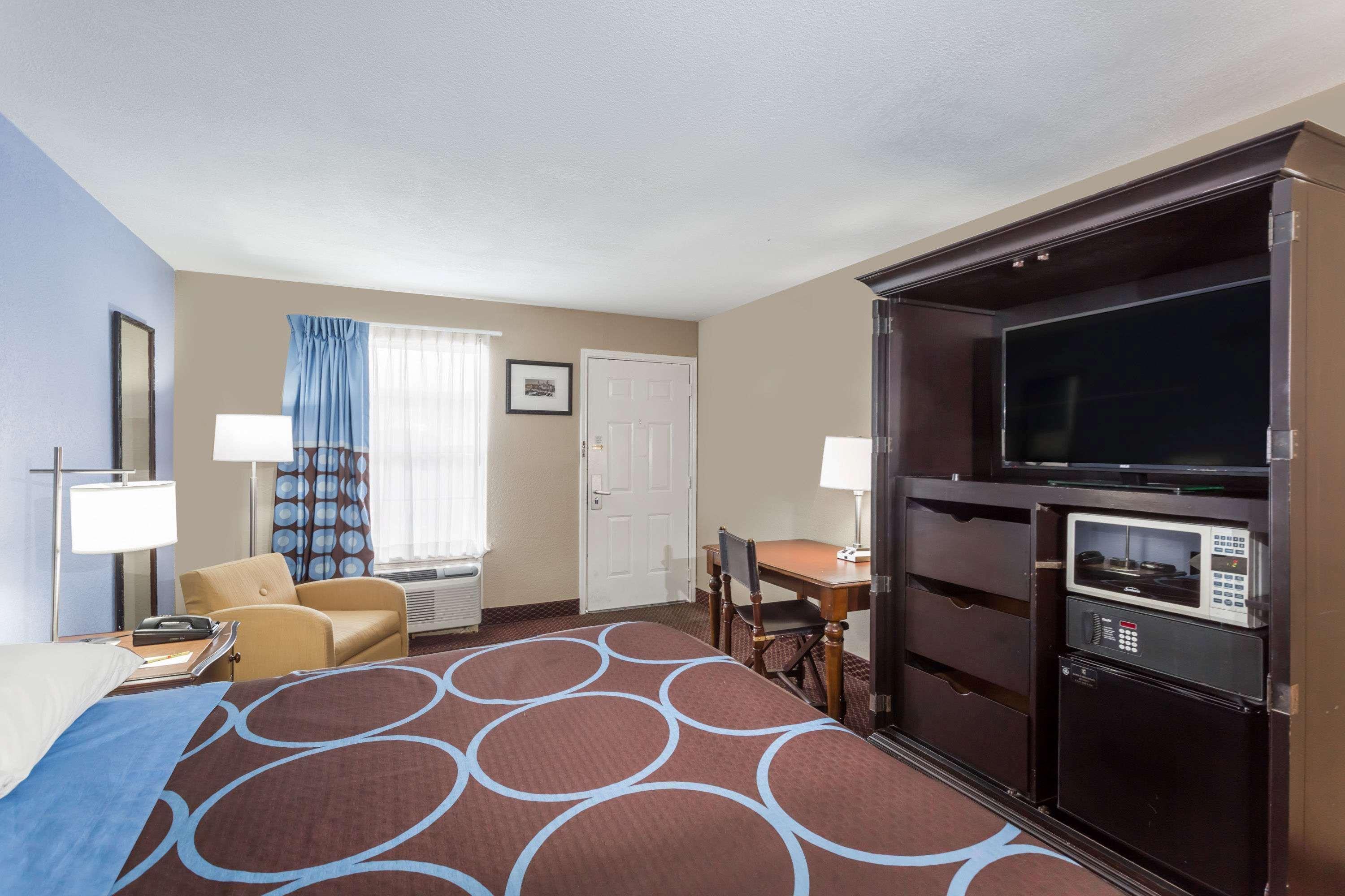 Super 8 By Wyndham Foley Motel Dış mekan fotoğraf